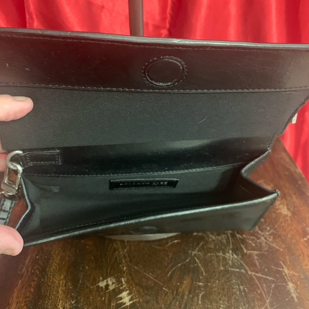 Kenneth Cole New York small Wristlet‎ - Picture 2 of 7
